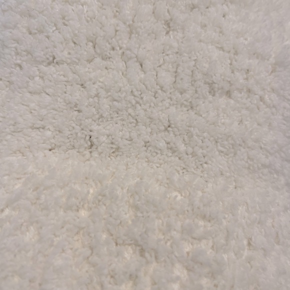 Monarch brand spa robe. - Picture 4 of 4